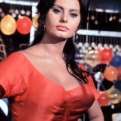 Sophia Loren Bra Size is 38C