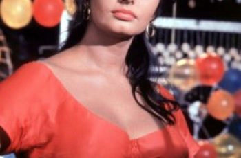 Sophia Loren Bra Size is 38C