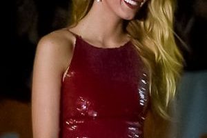 Blake Lively Bra Size 34C