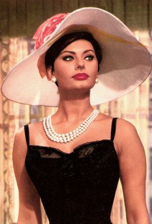 Sophia Loren Measurements are 38-24-38