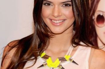 Kendall Jenner Bra Size is 32A