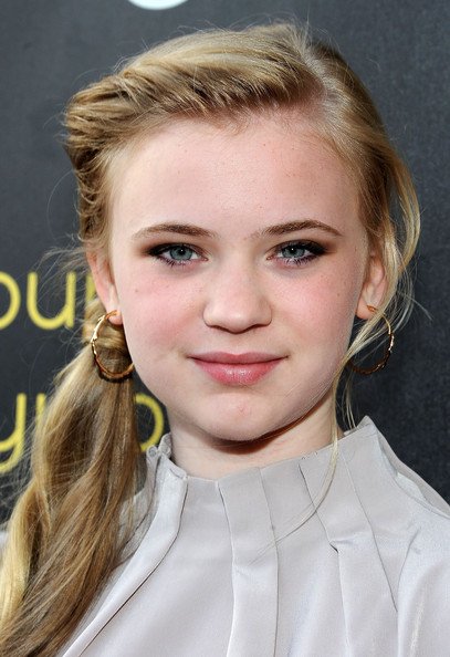 Sierra-McCormick-Boyfriend-Age-Biography - StarsBraSize.com